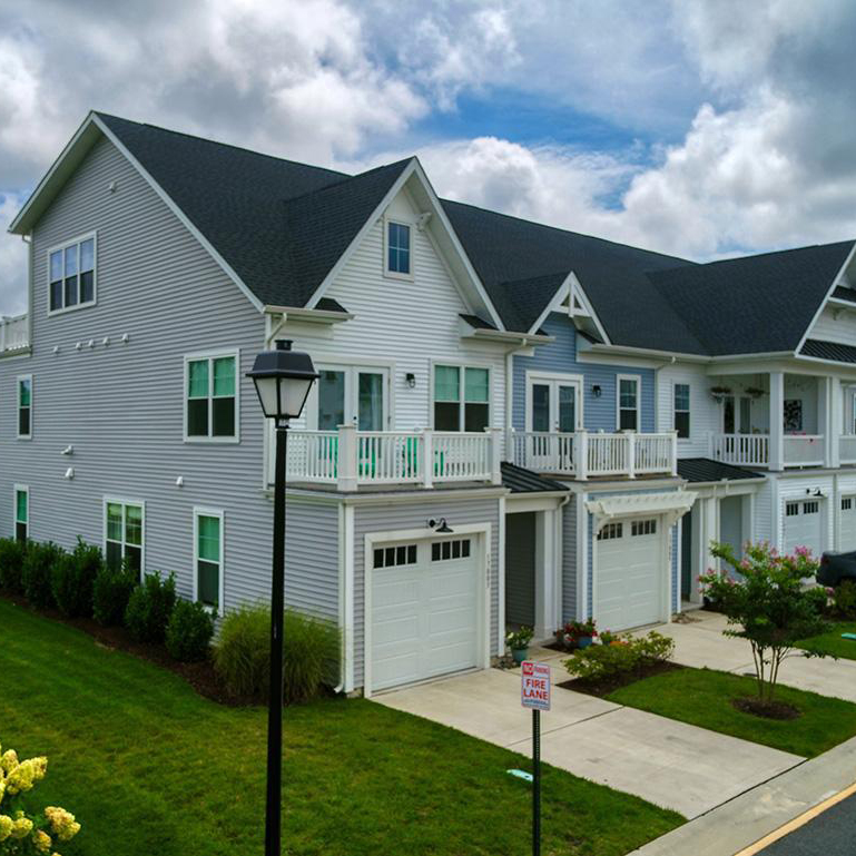 Modern Lakeside Home